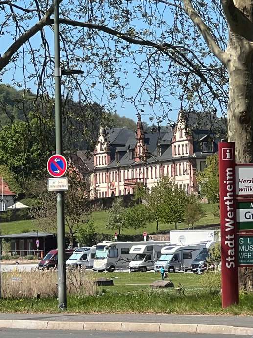 Einem Ort wurde ein Foto hinzugefügt
