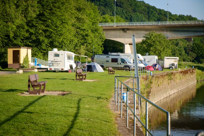 Wohnmobilstellplatz am Weserufer Vlotho