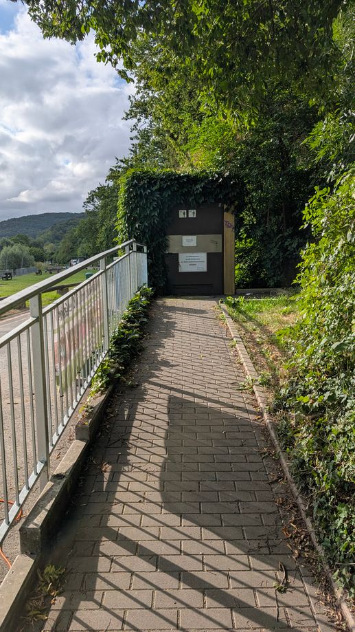Einem Ort wurde ein Foto hinzugefügt