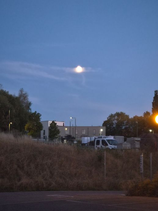 Einem Ort wurde ein Foto hinzugefügt
