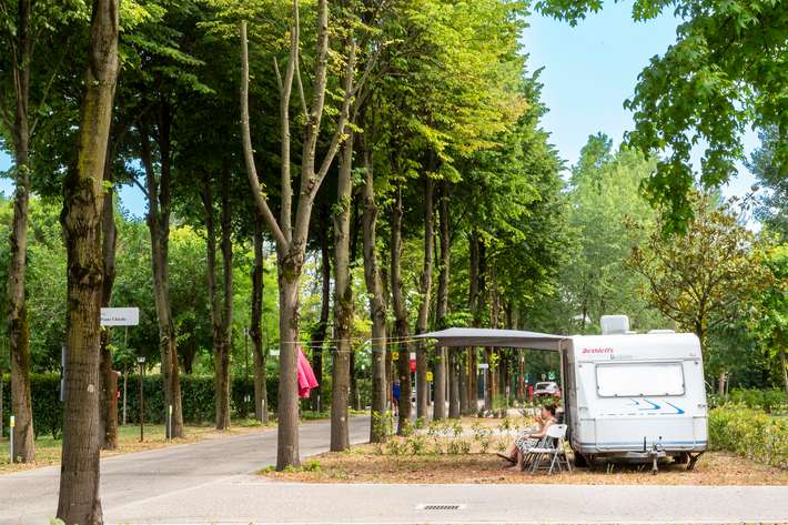 HU Venezia camping in town