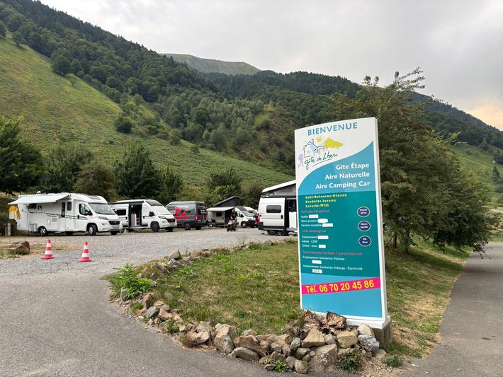 Aire de Camping-Car Lhers