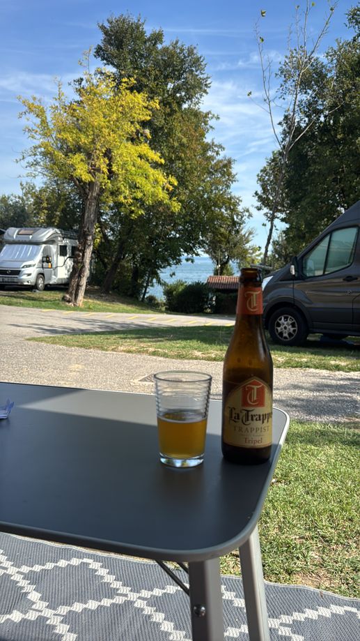 Einem Ort wurde ein Foto hinzugefügt