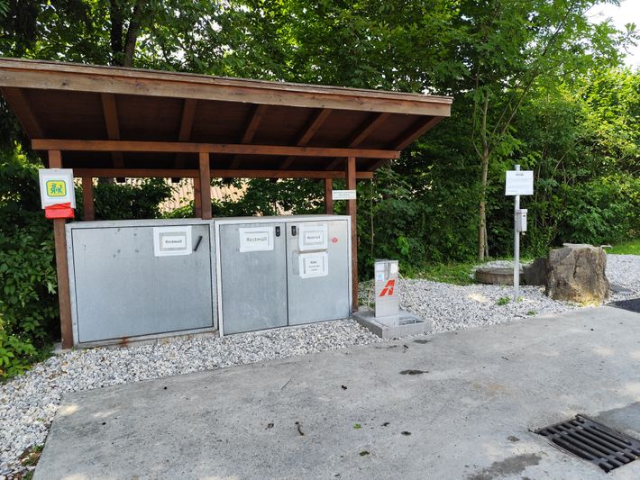 Wohnmobilstellplatz am Sportzentrum
